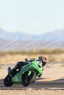 media/Dec-07-2025-CVMA (Sun) [[3e7d2de5dc]]/Race 16-Formula Middleweight/